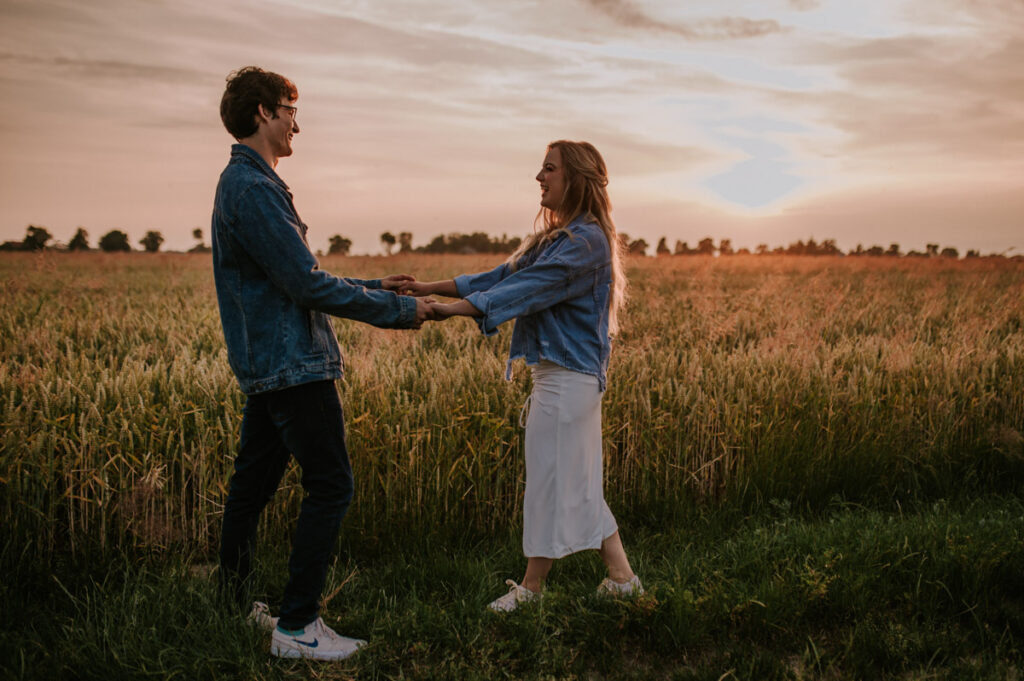 sesja narzeczeńska sesja narzeczenska fotograf płock  fotograf ślubny płock fotograf plock fotografia ślubna portfolio reportaż ślubny sesja ślubna sesja slubna